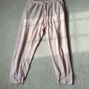 Gently used pink sweatpants , in great condition with slight pilling.